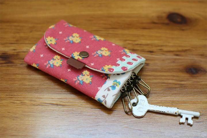 DIY Convenient keychain key holder.