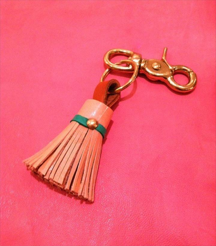 Little Green Notebook's DIY Leather Tassle Keychain