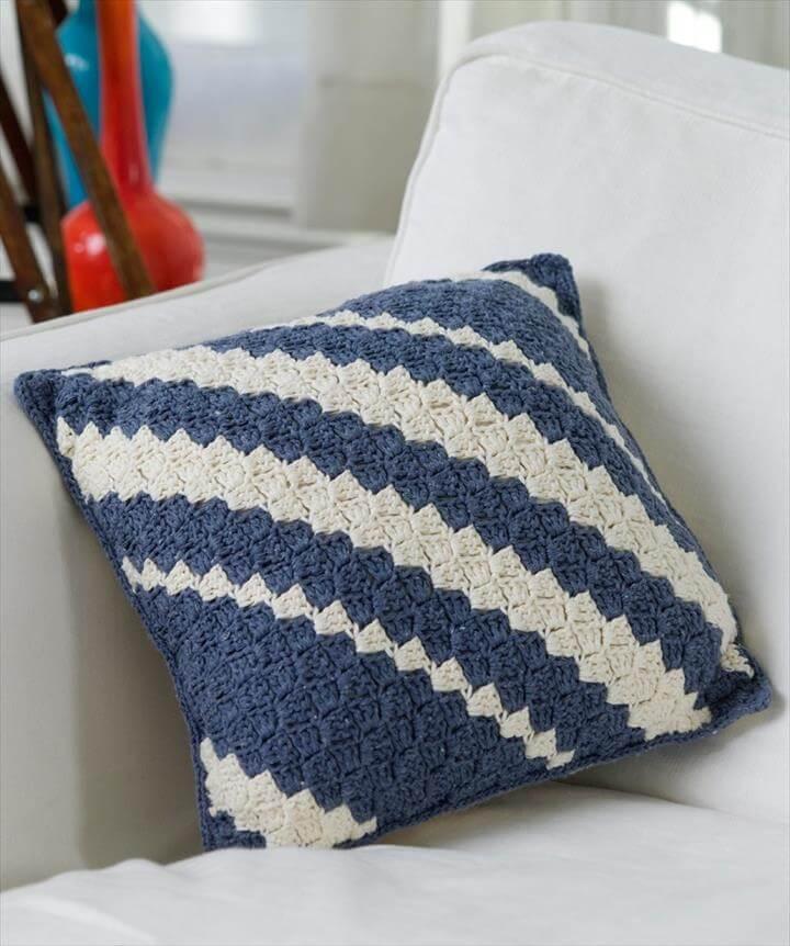 Free Patterns for Gorgeous Crocheted Pillows