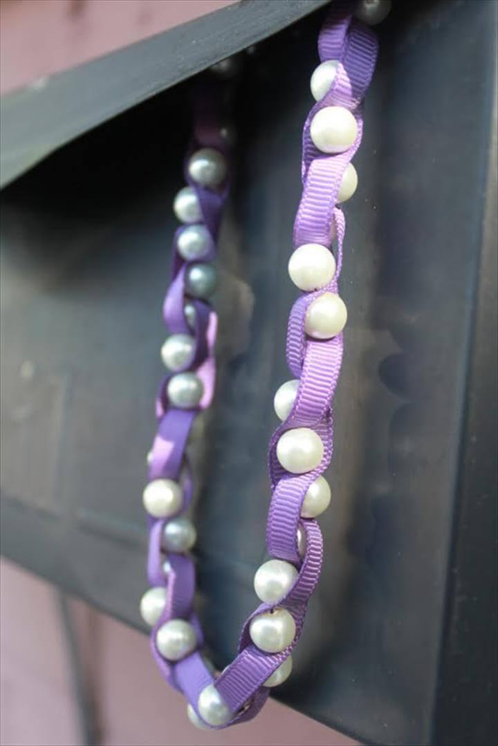 Awesome Ribbon Pearl Necklace