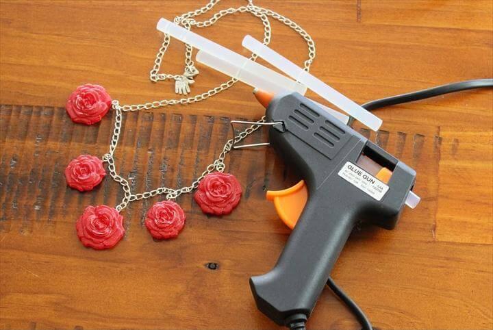 DIY Hot Glue Gun Rose Necklace