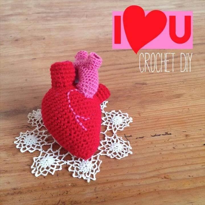 DIY: anatomical crocheted heart