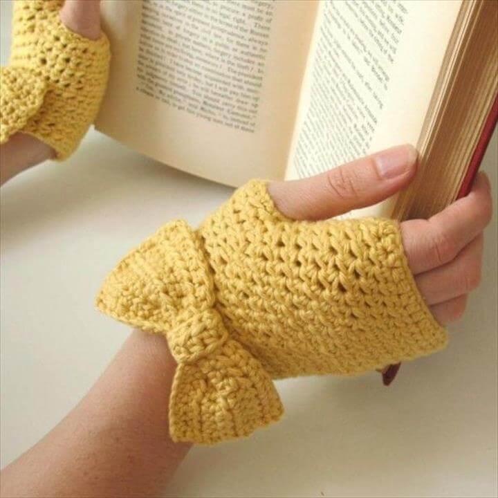 FALL/Winter crochet gloves for girls . Buttercup Fingerless Gloves with Bow