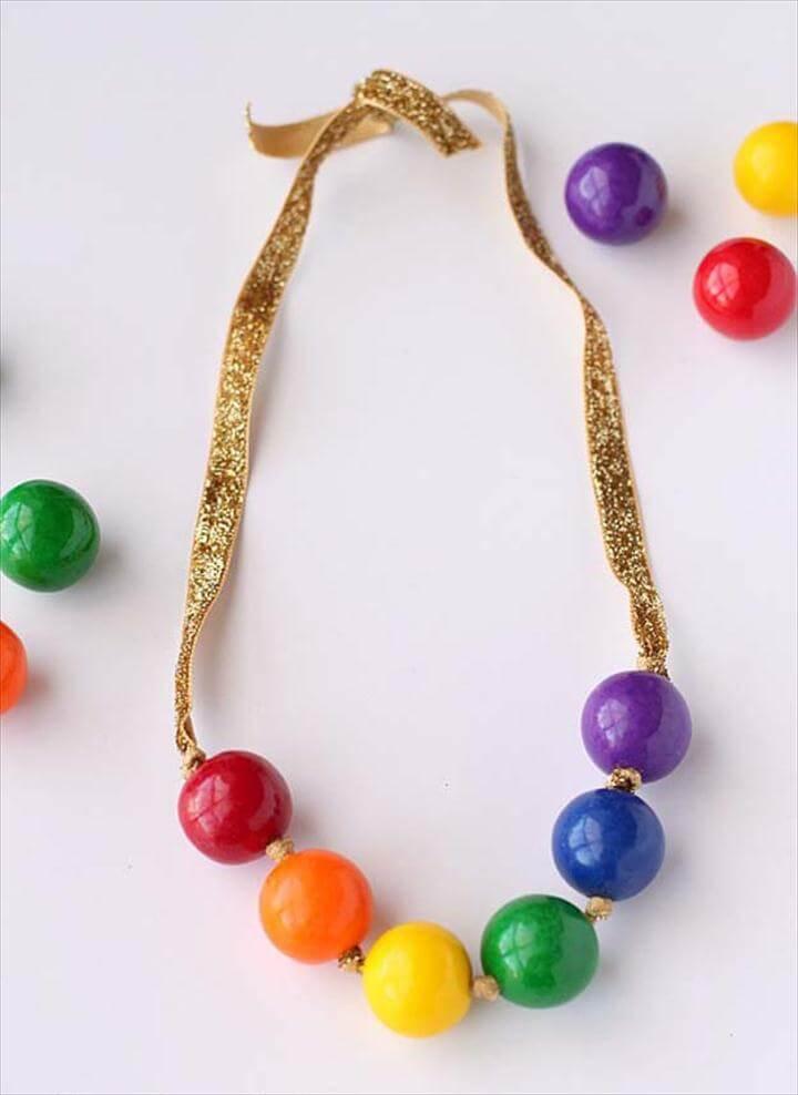 Best DIY Rainbow Crafts Ideas - Rainbow Gumball Necklace - Fun DIY Projects With Rainbows