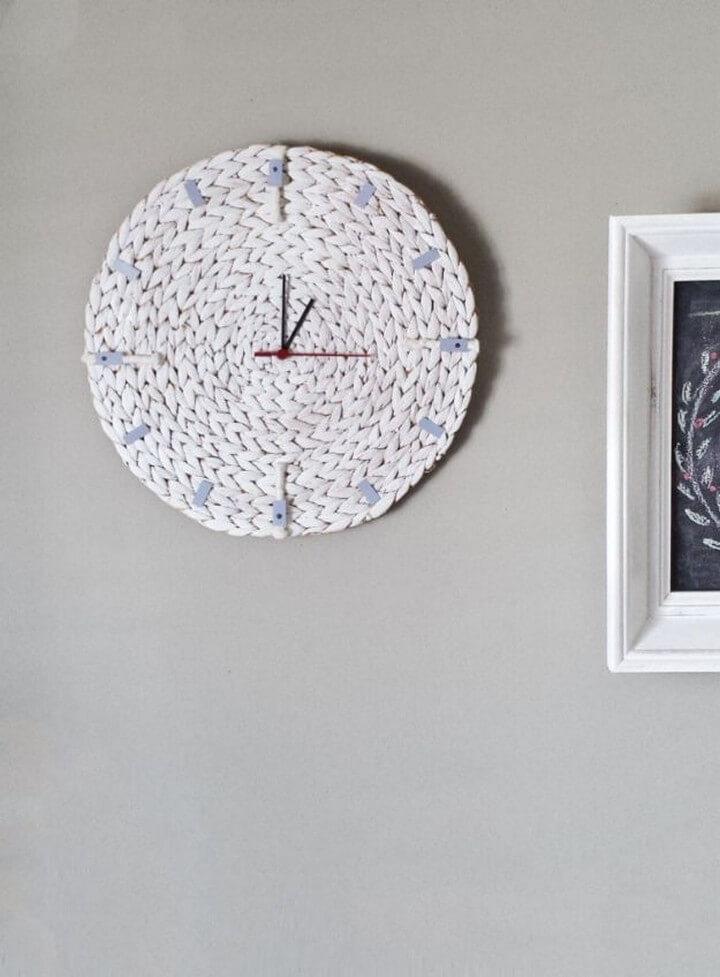 Turn A Placemat To A Minimalist Wall Clock