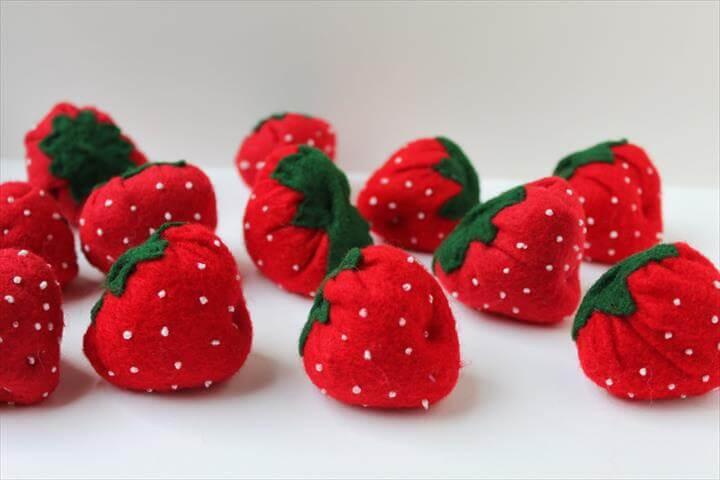 Felt Strawberry Tutorial