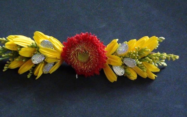 DIY: How to make a simple circular ribbon flower hair clip.