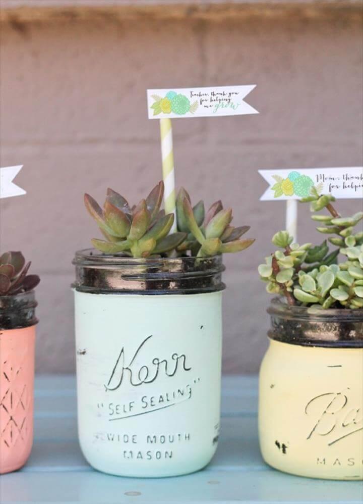 DIY mason jar succulent pots with free printable gift tags