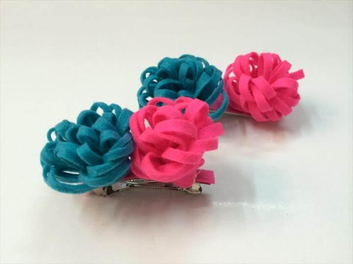 DIY Little Pom Pom Hair Clips