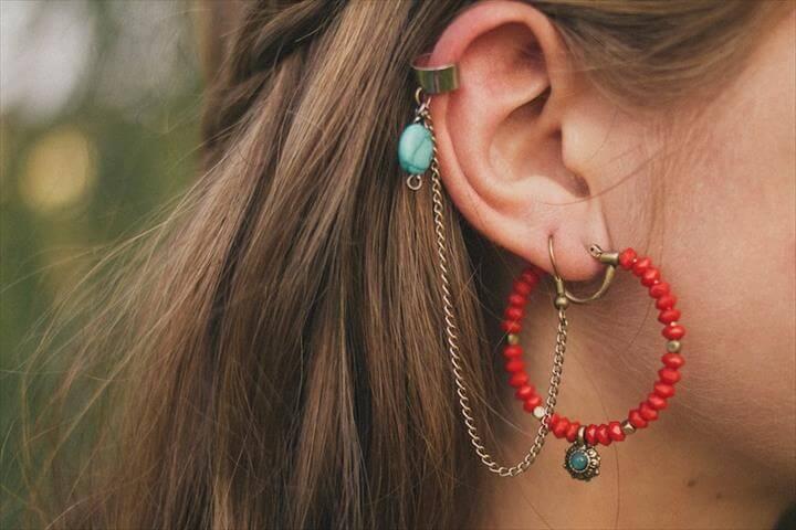 Here are two ways to make your own ear cuffs. They are a great accessory to wear into the fall months to pair with a chunky scarf and a ponytail.