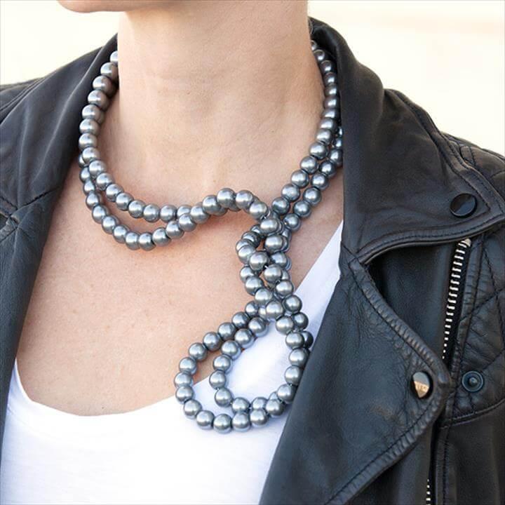Stella McCartney Inspired DIY Wired Pearl Necklace