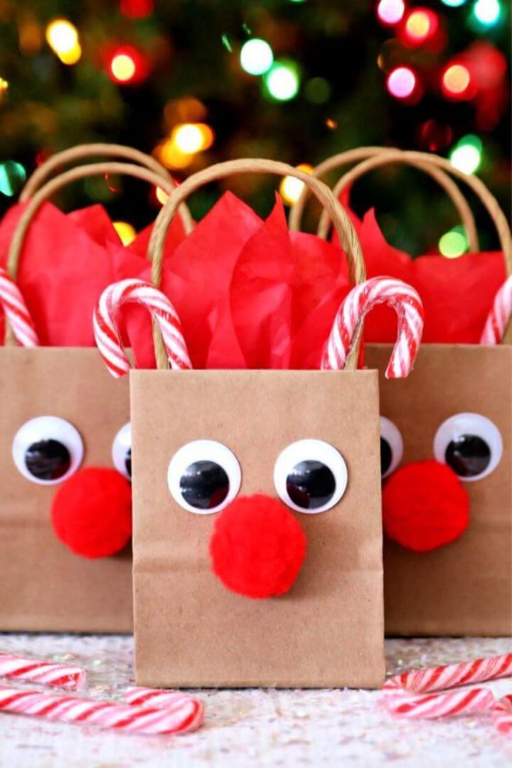 DIY Fun and Easy Reindeer Gift Bags