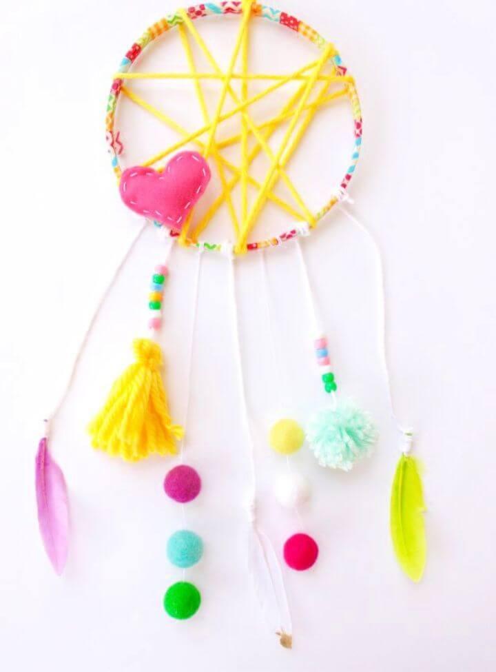 DIY Yarn Dreamcatcher Tutorial