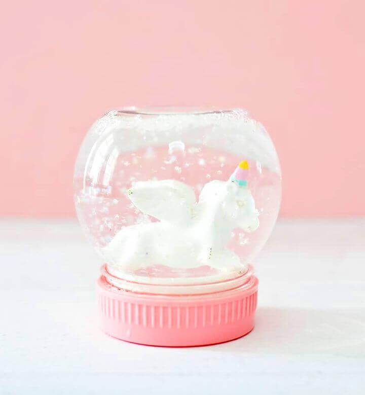 Easy DIY Magical Unicorn Snow Globe
