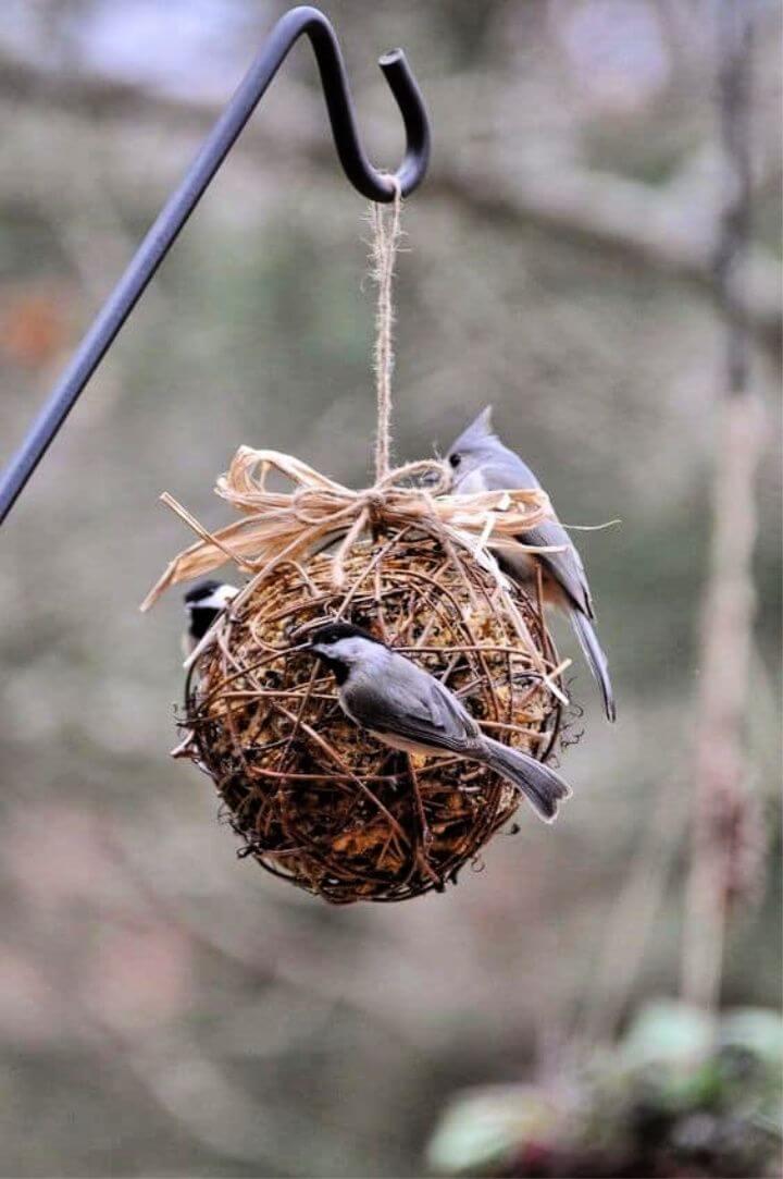 Grapevine Suet Ball Feeder DIY Tutorial