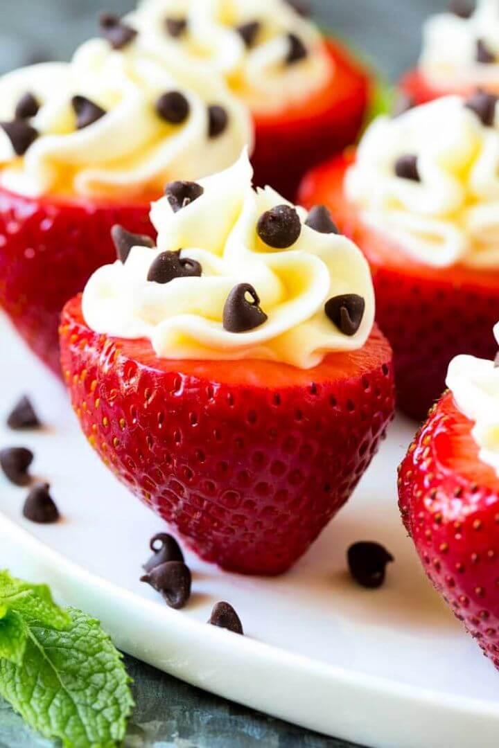 Cheesecake Stuffed Strawberries