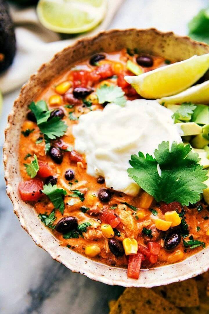 Easy DIY Crockpot Creamy Chicken Enchilada Chili