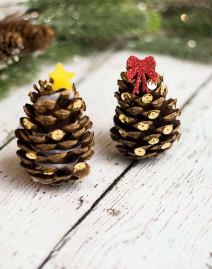 Easy DIY Mini Pinecone Christmas Trees