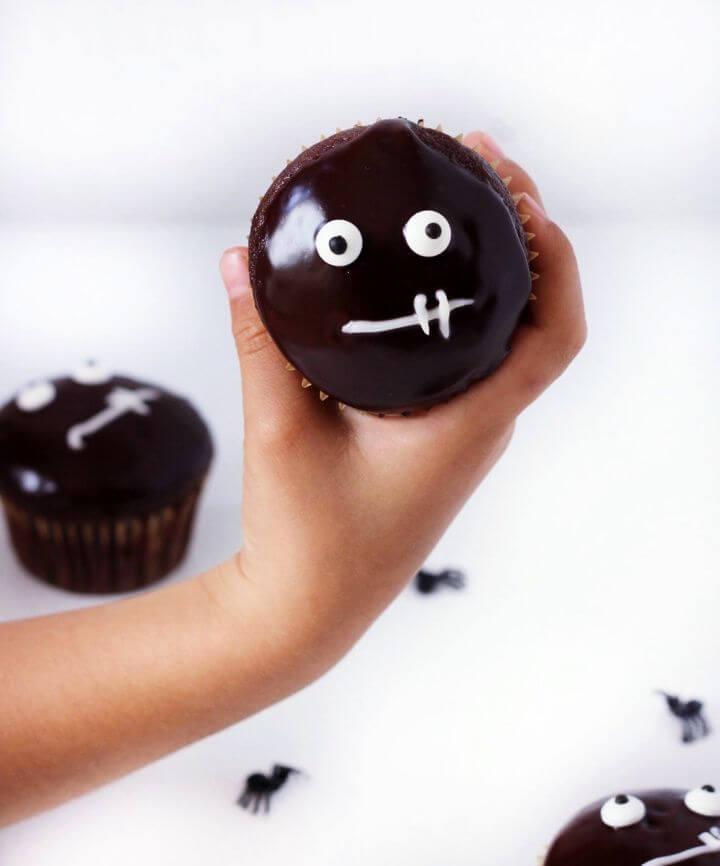 Make A Chocolate Ganache Glazed Halloween Cupcakes