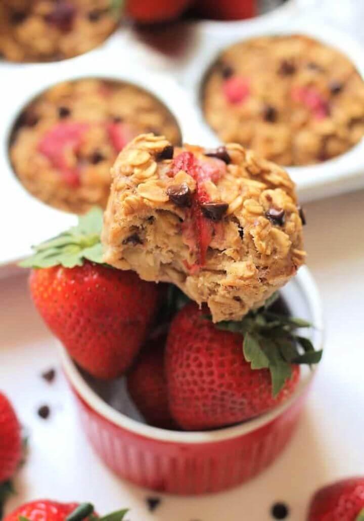 Roasted Strawberry Oatmeal Cups