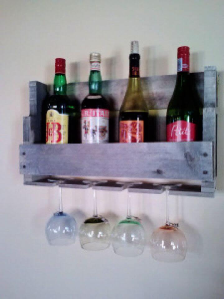 Simple DIY Pallet Wine Racks