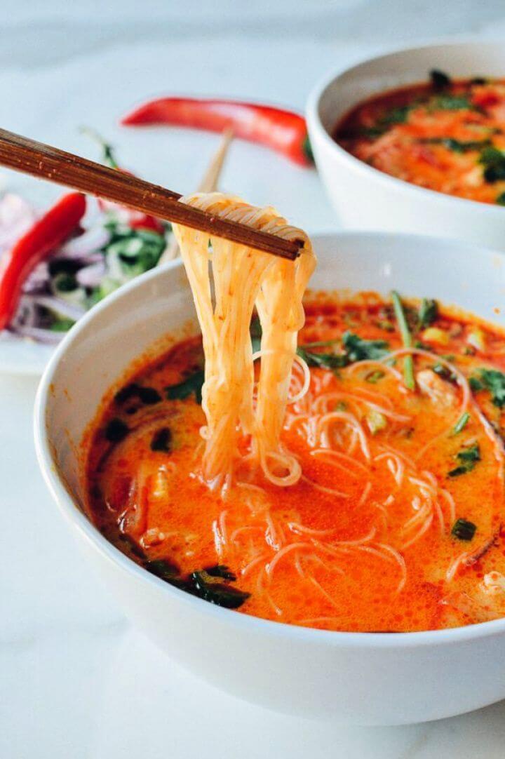15 Minute Coconut Curry Noodle Soup