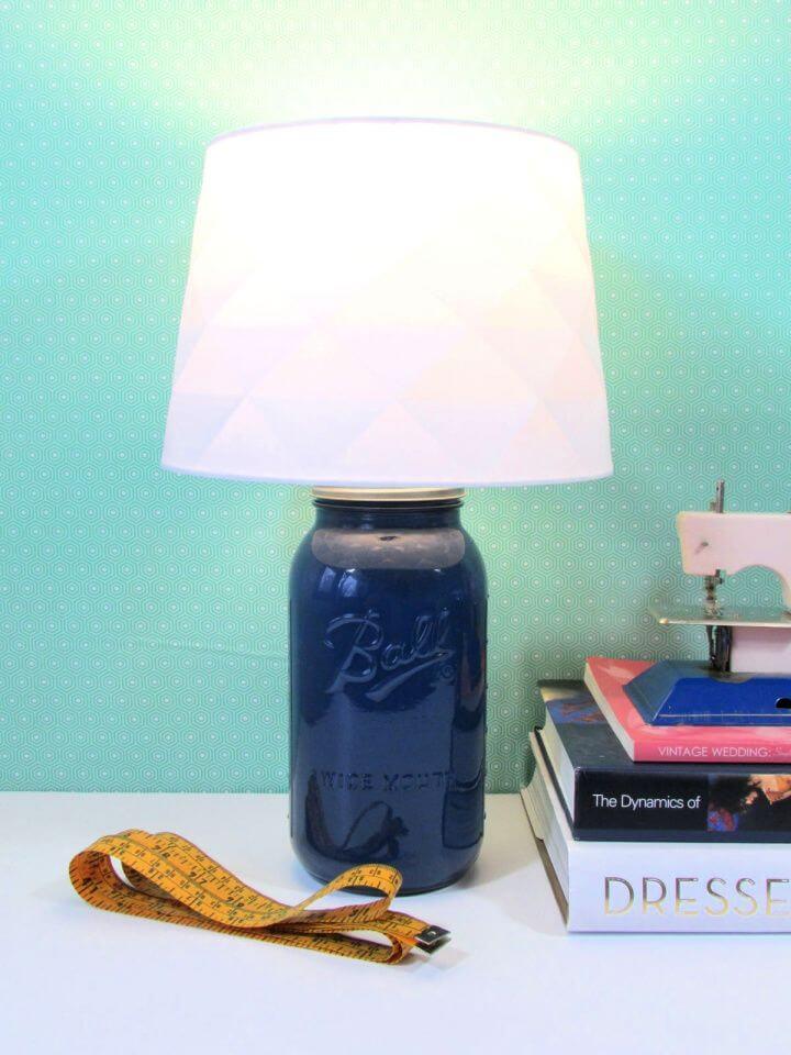 Beautiful DIY Mason Jar Desk Lamp
