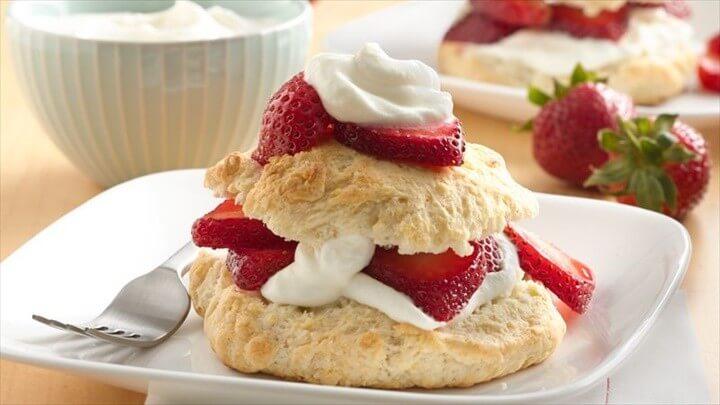 Classic Strawberry Shortcakes Recipe