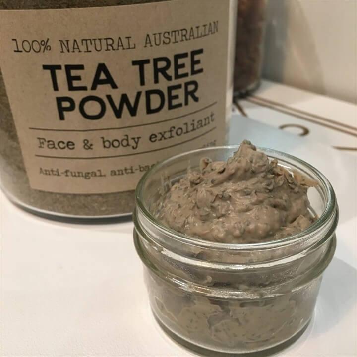 Deep Cleansing DIY Face Mask with Bentonite Clay Raw Honey Lavender