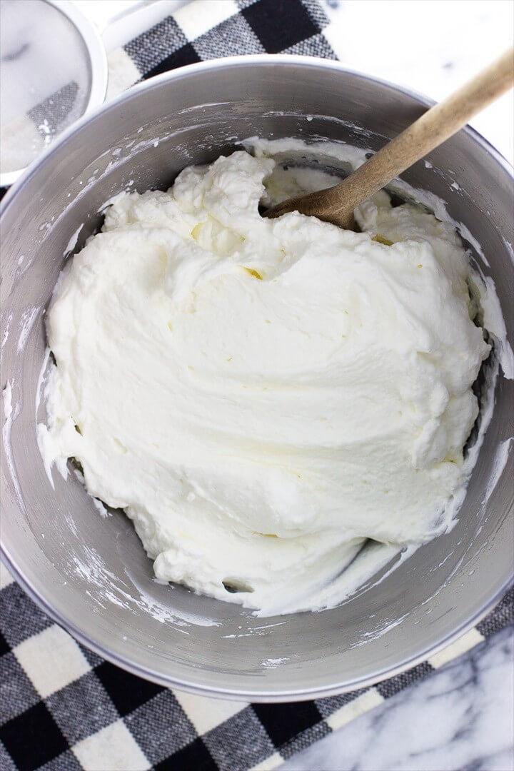 How to Make Stabilized Whipped Cream 1