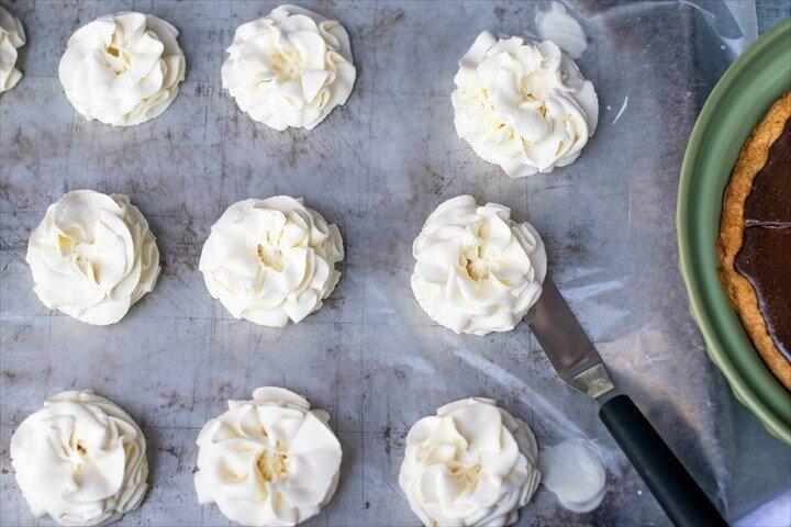 Sturdy Whipped Cream Frosting 1