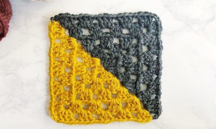 Two Colors Crochet Granny Square Pattern