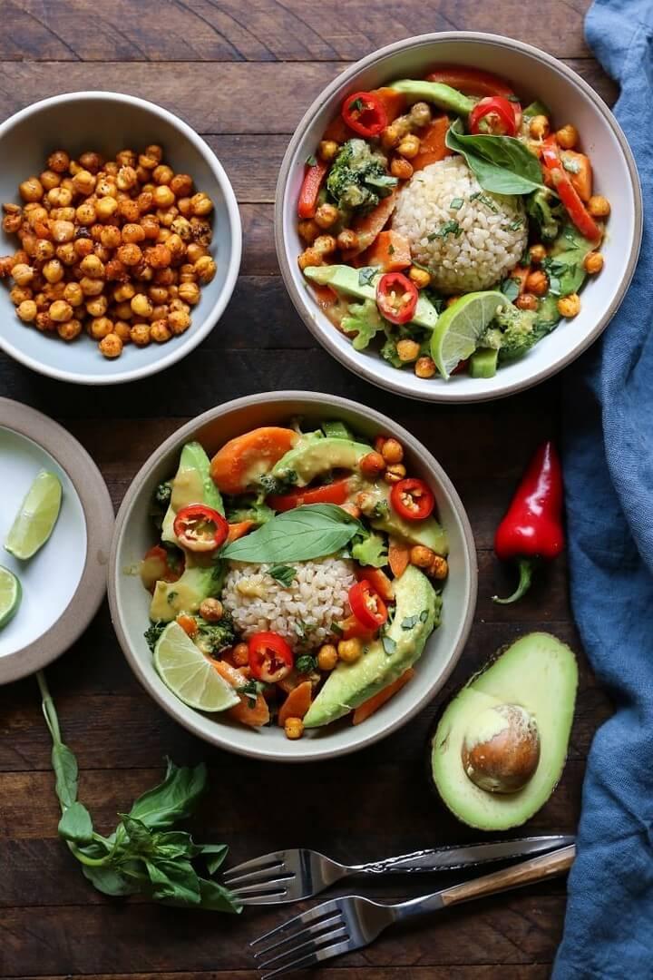 30 Minute Thai Green Curry with Avocado