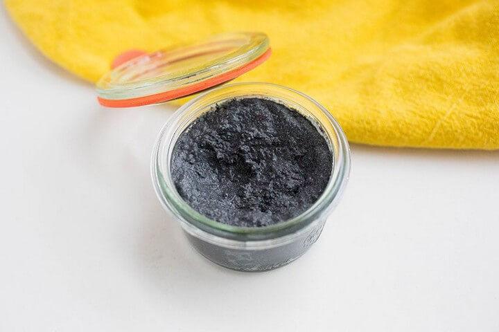 Easy Charcoal Whitening Toothpaste
