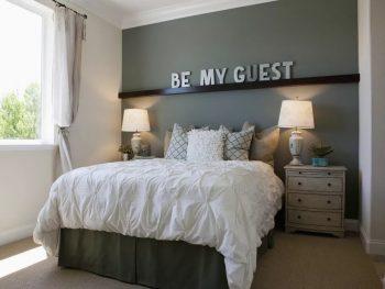 3 Must Have Guest Bedroom Features
