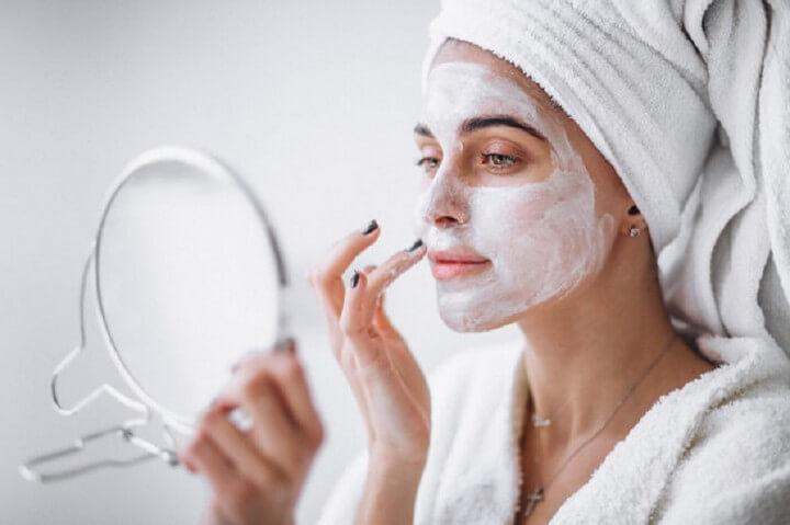 3 DIY Face Masks for Acne Prone Skin