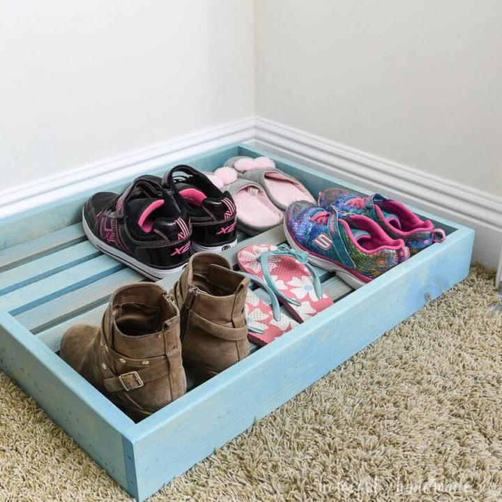 Small Space DIY: A Perfect Shoe Rack for a Narrow Entryway - Gardenista