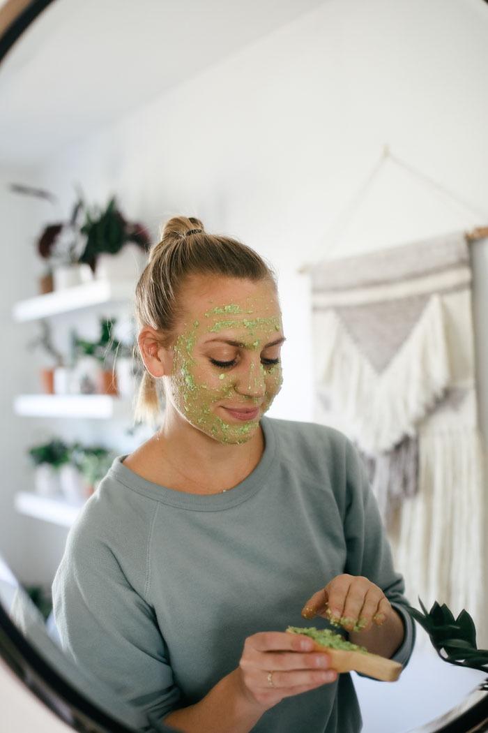 DIY Amazing Oatmeal Avocado Face Mask