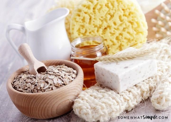 Easy DIY Honey Oatmeal Face Mask