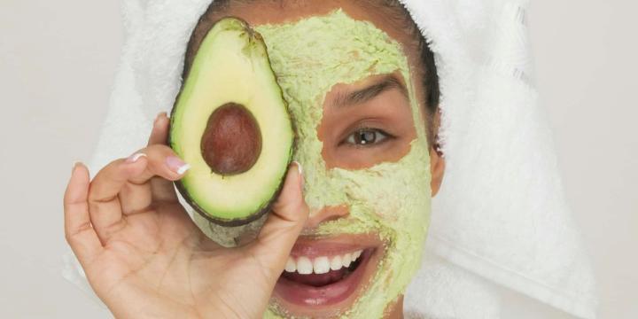 How to Make Your Own Honey and Avocado DIY Face Mask