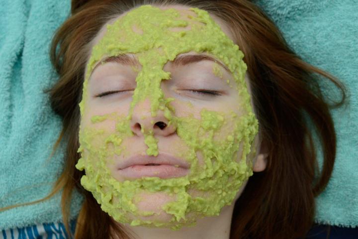 How to Make an Avocado Facial Mask