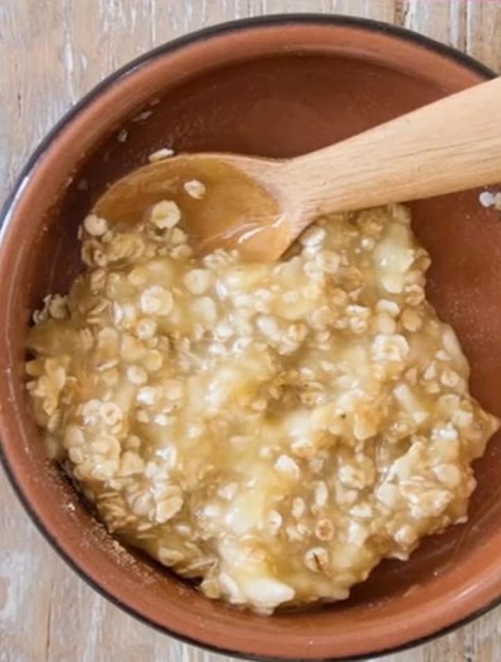 Moisturising Honey and Oatmeal Face Mask For Dry Skin