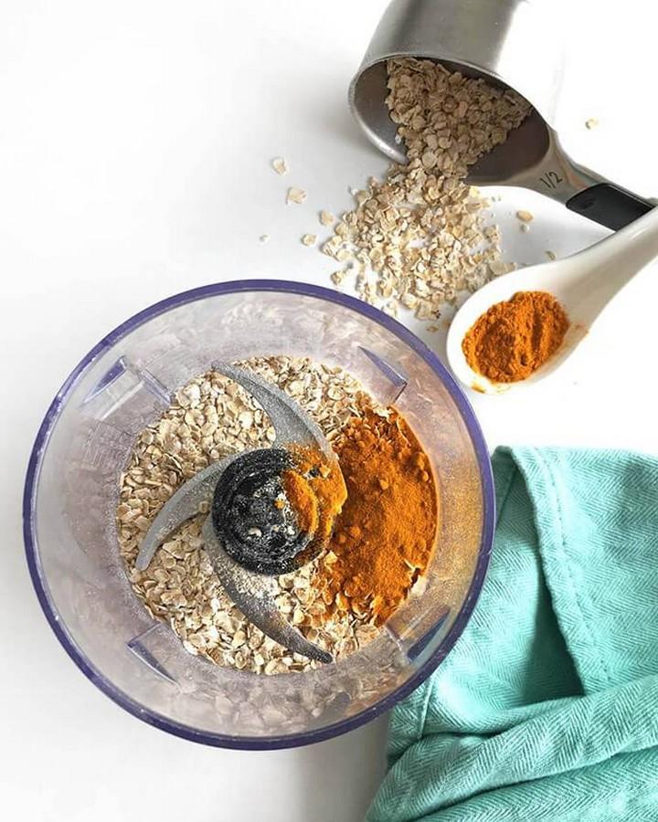 Oatmeal Turmeric Face Mask