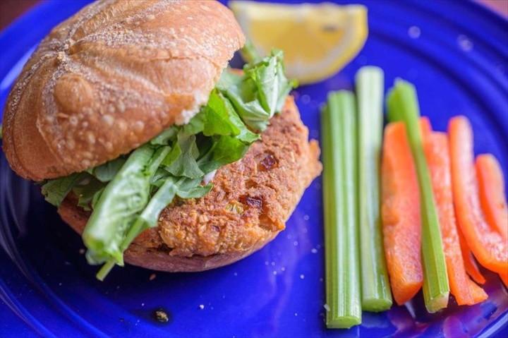 Air Fryer Canned Salmon Burgers