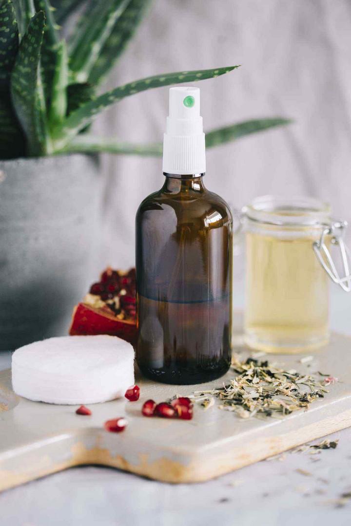 DIY Anti Aging Face Toner with Pomegranate and Green Tea