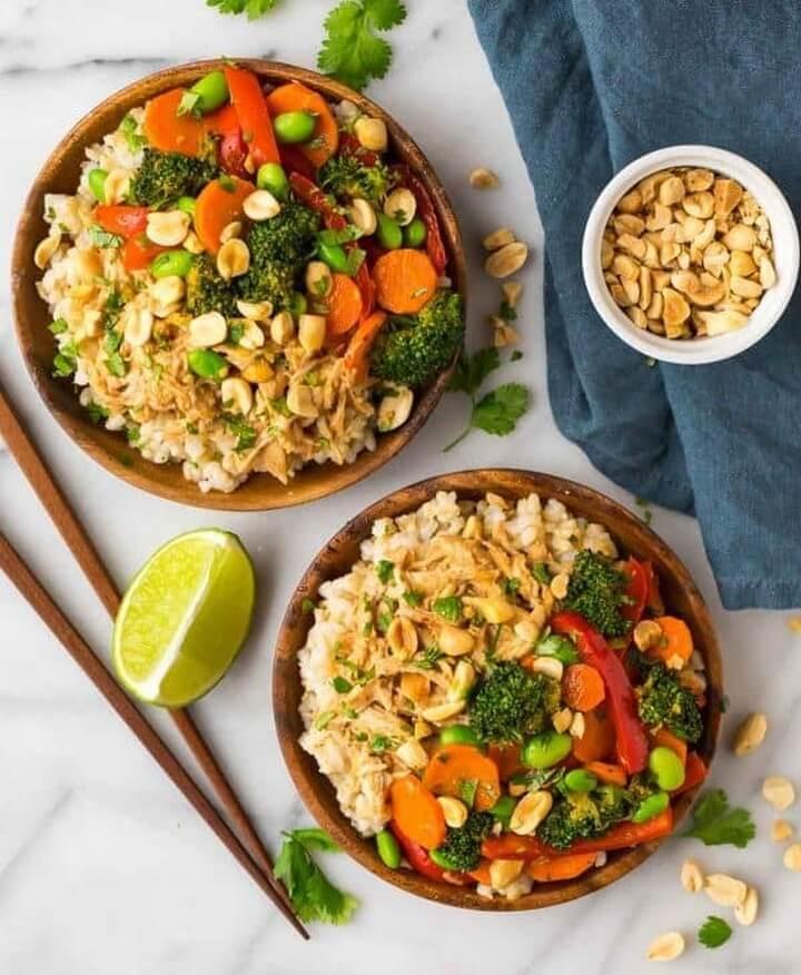 Easy Peanut Chicken with Veggies and Rice