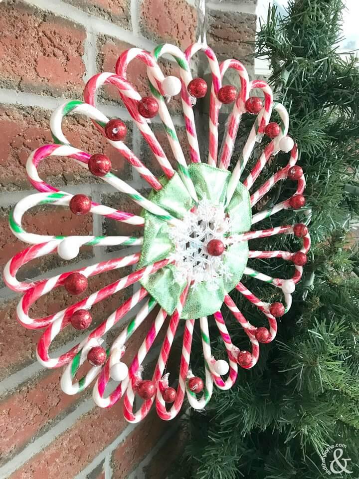 DIY Christmas Candy Cane Wreath