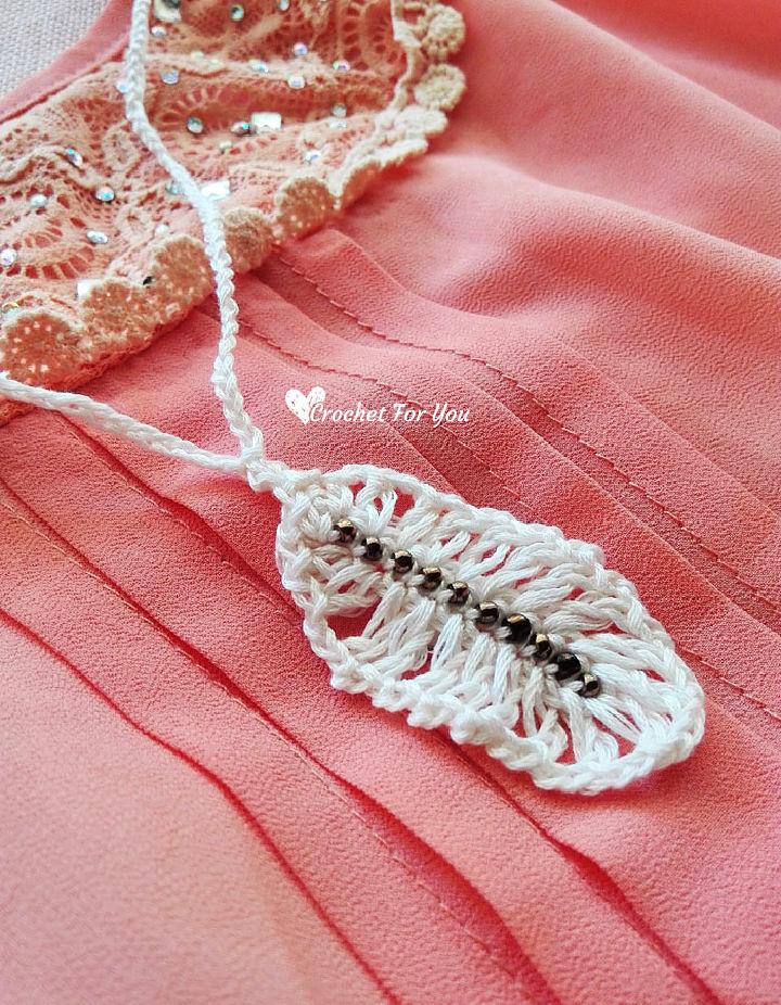 Crochet Feather Pendant Necklace