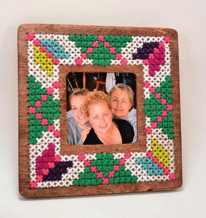 1 Cross Stitched Yarn Frame