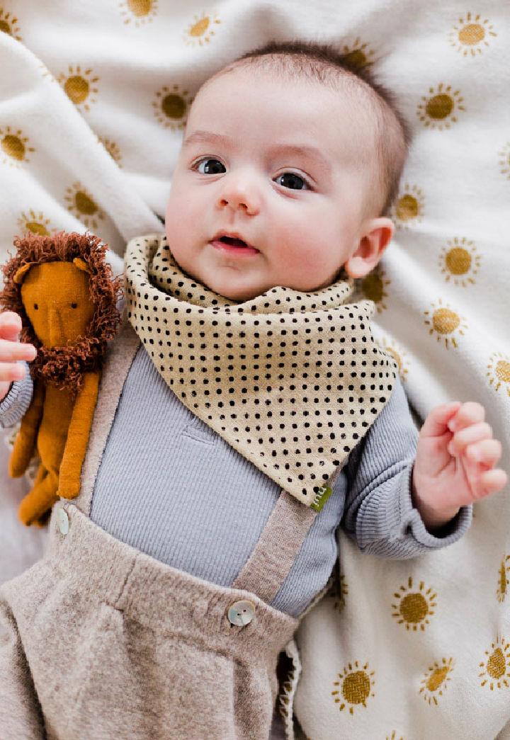 Bandana Bib from Napkin